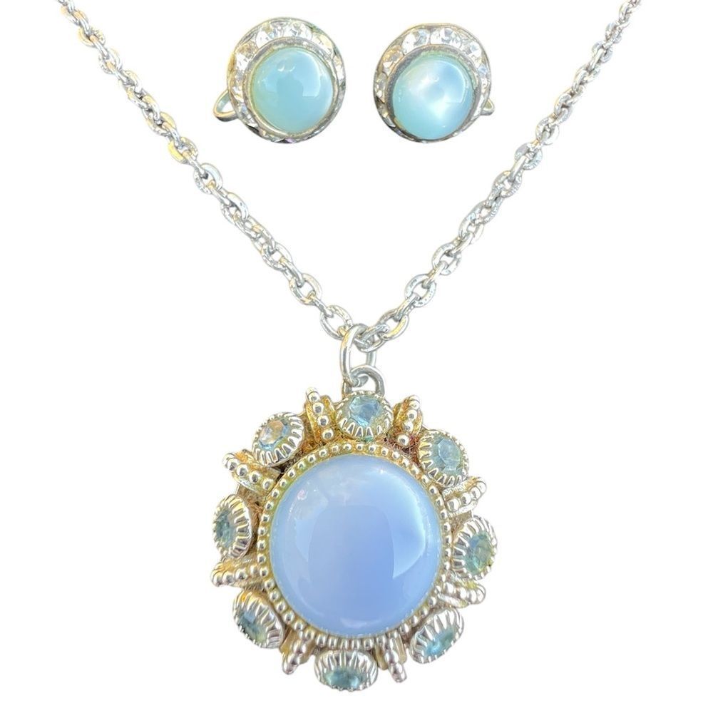 Avon Vintage Blue Moon Stone And Rhinestone Necklace And Screw On Earrings Set